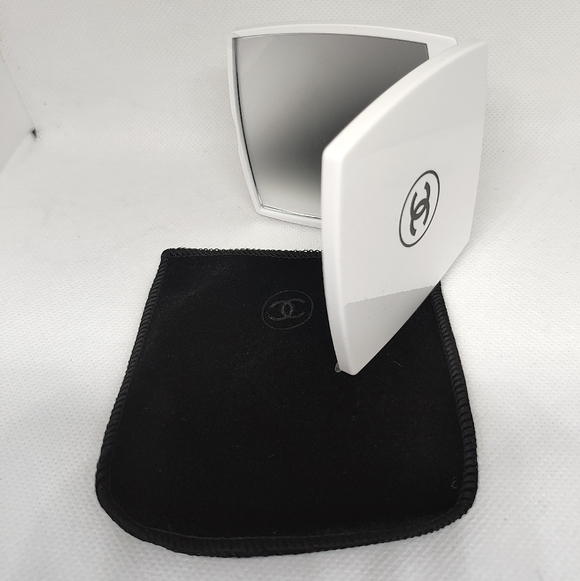 White With Black Lettering Double Facettes Compact Mirror - Picture 3 of 9